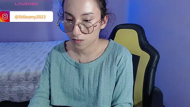 little  amy  online show from February 4, 9:10 pm
