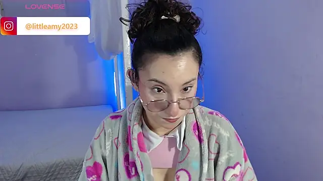 little  amy  online show from March 19, 9:48 pm