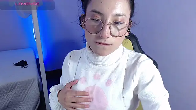 little  amy  online show from March 21, 6:38 am