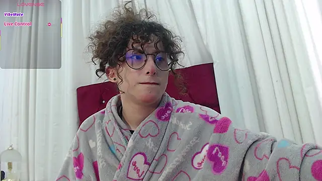 little  amy  online show from October 4, 7:45 pm