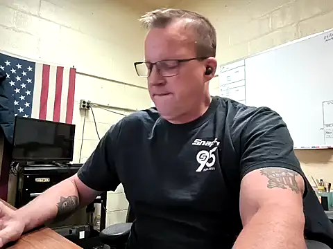 Snapshot of Cockrub1 chatting on March 27, 1:22 pm Cockrub1 online show from March 27, 1:22 pm