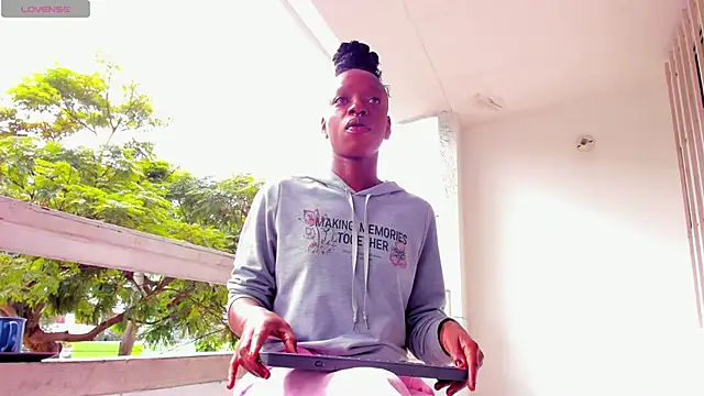 Coco Kiss online show from February 23, 1:10 pm