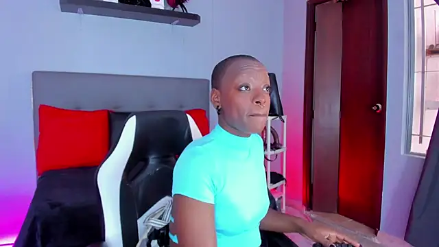 Coco Kiss online show from November 15, 7:10 pm