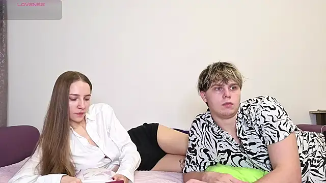 Emily and Ilumi online show from October 12, 6:40 pm