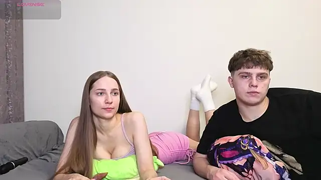 Emily and Ilumi online show from October 23, 5:12 pm