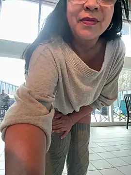 Jadeh Williams02 online show from February 18, 1:18 pm