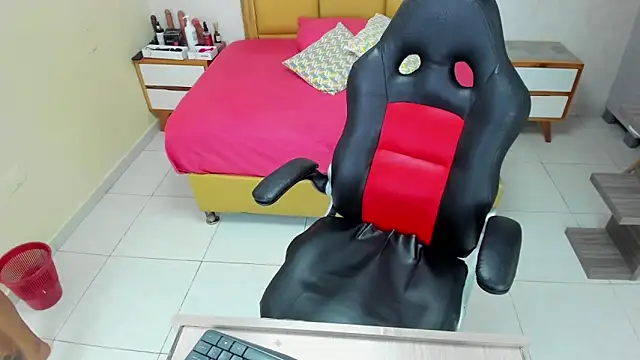 Snapshot of MILEY_JOAS2 chatting on October 30, 12:28 pm MILEY JOAS2 online show from October 30, 12:28 pm