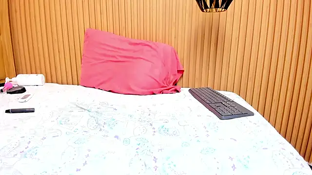 Snapshot of MILEY_JOAS2 chatting on November 23, 12:32 am MILEY JOAS2 online show from November 23, 12:32 am