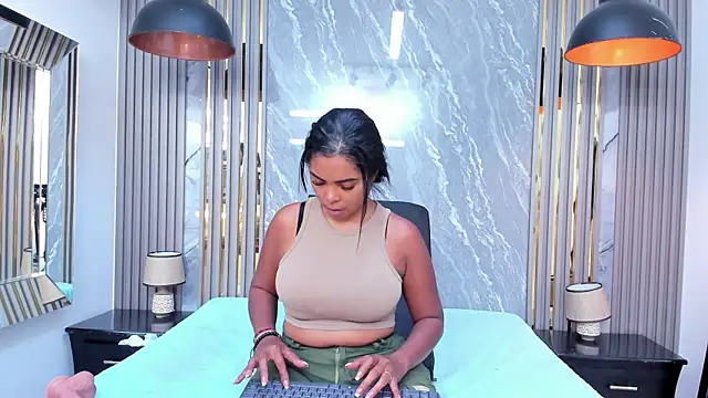 CiaraHarris online show from December 13, 7:10 pm