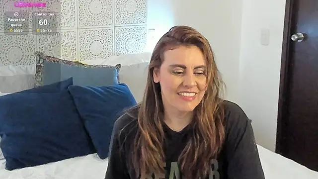 Snapshot of V_monse chatting on November 19, 11:54 am V monse online show from November 19, 11:54 am