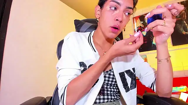 Alahia Rodriguez online show from March 6, 7:32 pm