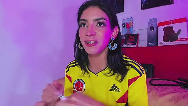 Alahia Rodriguez online show from March 21, 1:56 am