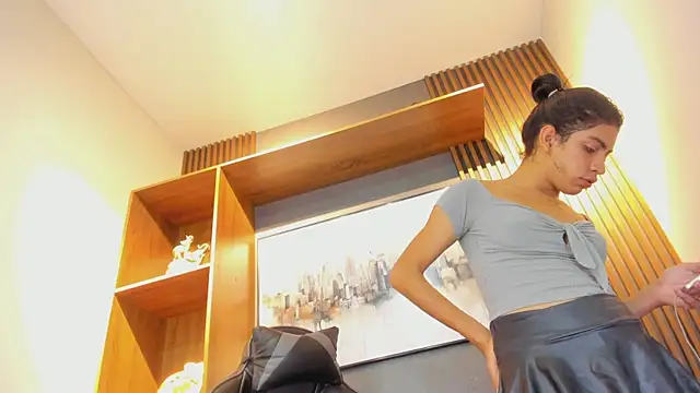 Alahia Rodriguez online show from January 11, 12:54 pm