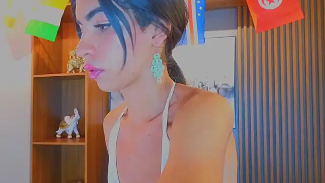 Alahia Rodriguez online show from July 16, 7:31 pm