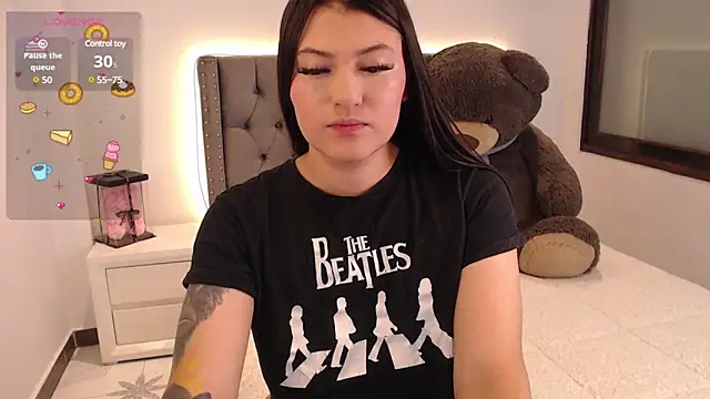 Nicols66 online show from December 4, 7:45 pm