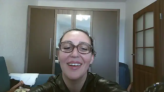 Snapshot of Ulyana72882 chatting on February 5, 12:27 pm Ulyana72882 online show from February 5, 12:27 pm