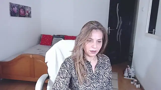 evamaria2024 online show from December 4, 9:40 am