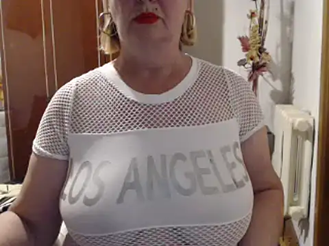 Snapshot of Secretfox chatting on September 25, 3:43 am Secretfox online show from September 25, 3:43 am