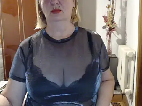 Snapshot of Secretfox chatting on October 3, 3:20 pm Secretfox online show from October 3, 3:20 pm