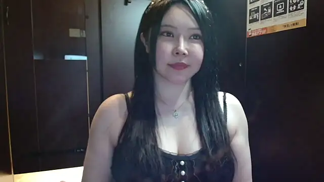 Snapshot of NATINATU252525 chatting on June 14, 1:02 pm NATINATU252525 online show from June 14, 1:02 pm