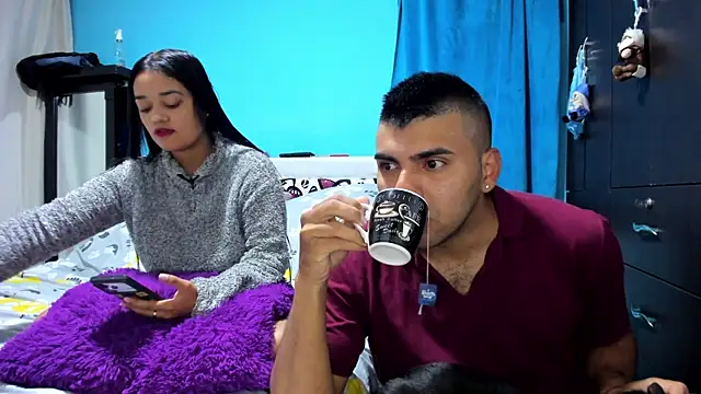 Snapshot of 2ScarletandRyan8 chatting on April 29, 9:02 am 2ScarletandRyan8 online show from April 29, 9:02 am