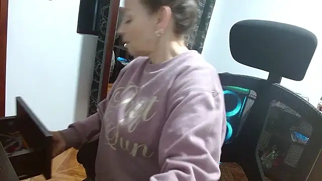 asleycavta online show from January 17, 10:24 pm