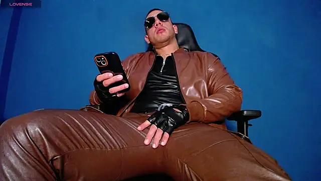 Maxxxpowerful online show from July 31, 5:45 pm