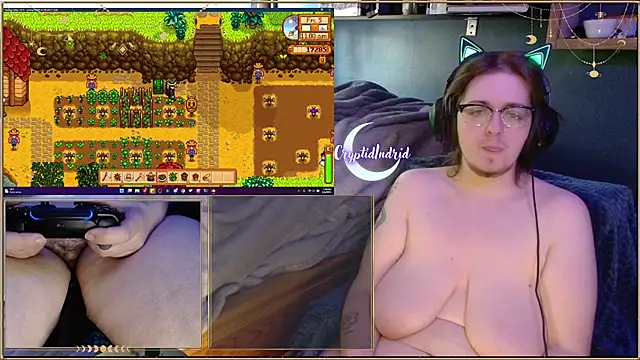 Snapshot of CryptidIndrid chatting on February 8, 10:40 pm CryptidIndrid online show from February 8, 10:40 pm