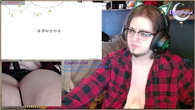 Snapshot of CryptidIndrid chatting on February 14, 10:58 pm CryptidIndrid online show from February 14, 10:58 pm