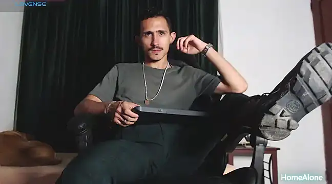 HomeAloneK online show from March 20, 10:40 pm