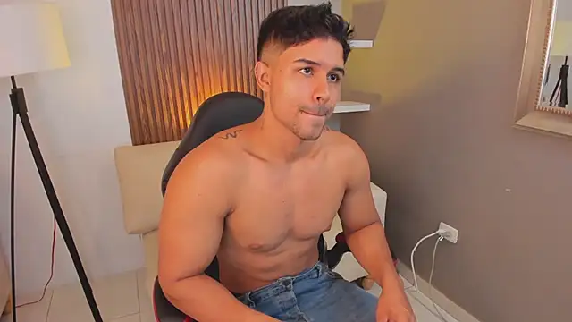 liam collins21 online show from January 13, 11:52 am