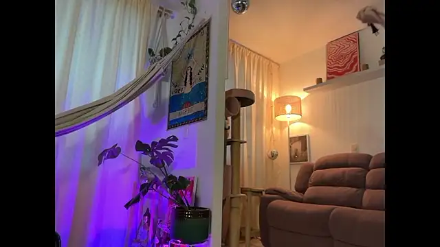Snapshot of antonella_maitt1 chatting on June 6, 6:01 pm antonella maitt1 online show from June 6, 6:01 pm
