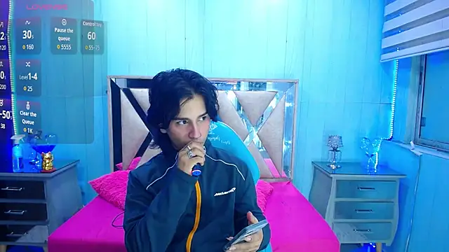 Snapshot of alex_477 chatting on May 18, 11:49 am alex 477 online show from May 18, 11:49 am