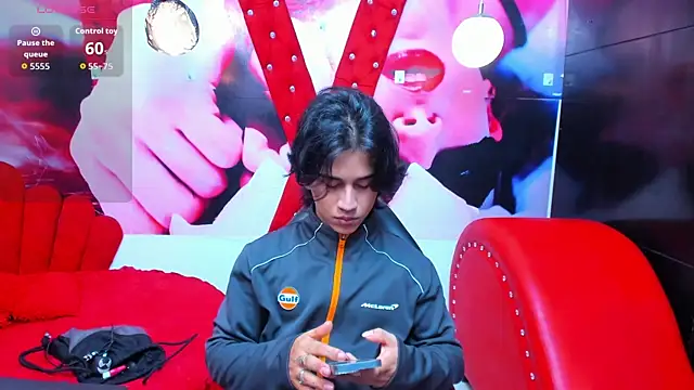 Snapshot of alex_477 chatting on May 19, 11:38 am alex 477 online show from May 19, 11:38 am
