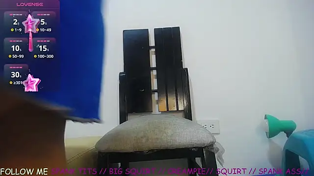 vegalaura   online show from June 17, 11:49 pm