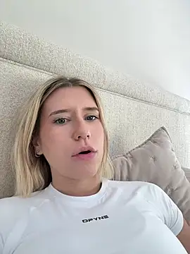 xoxoxjenn online show from June 13, 6:06 pm