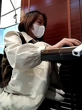 Snapshot of Michiko1 chatting on February 18, 10:49 am Michiko1 online show from February 18, 10:49 am