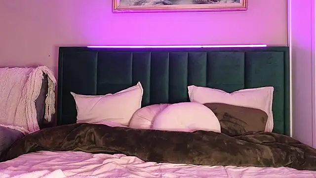 JoanneGG online show from February 18, 1:22 pm