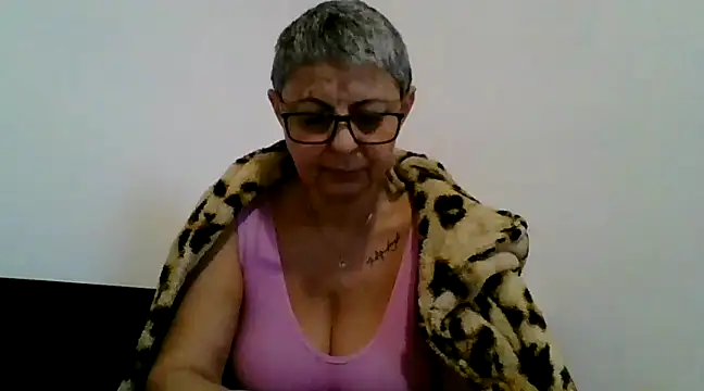 roseblak42 online show from February 13, 3:24 pm