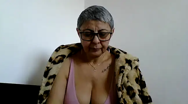 roseblak42 online show from February 22, 9:56 am