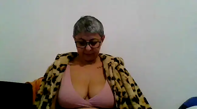 roseblak42 online show from February 23, 4:57 pm