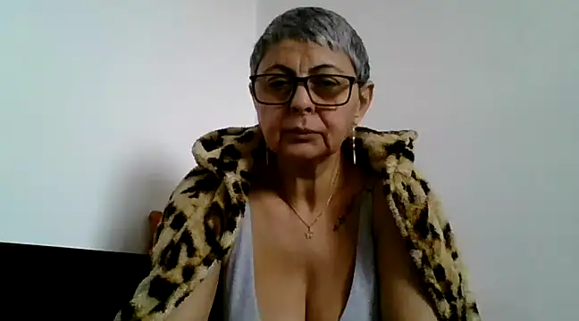 roseblak42 online show from March 3, 9:55 am