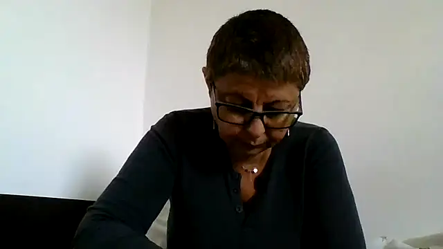 roseblak42 online show from October 1, 12:00 pm