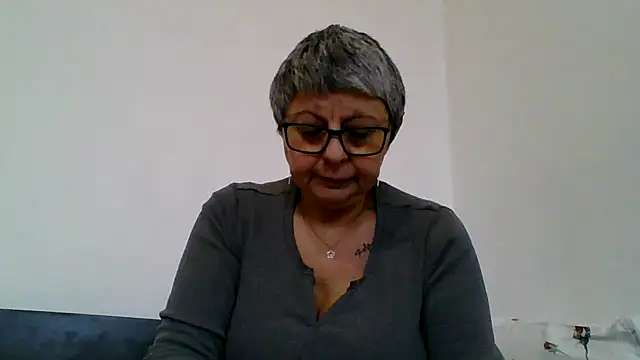 roseblak42 online show from February 6, 9:34 am