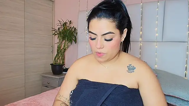 kiana cream online show from January 11, 6:01 pm