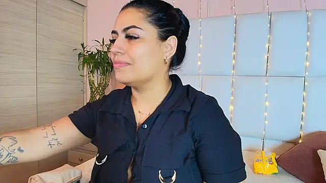 kiana cream online show from January 15, 11:53 am