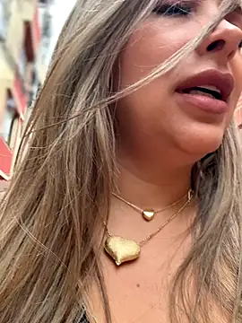  Abril-Office1 online show from October 10, 3:22 pm