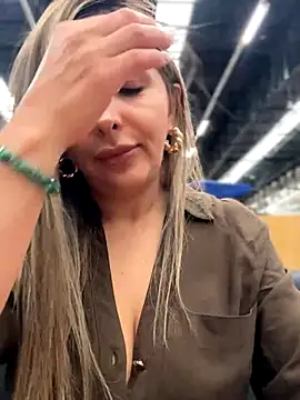  Abril-Office1 online show from November 25, 4:07 pm