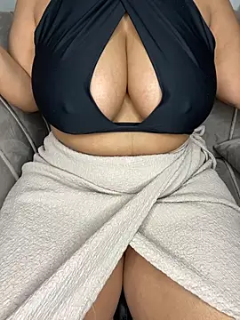 CARAMELGODDESSX23 online show from September 18, 6:26 am