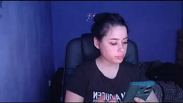 LovelyJulliette online show from January 19, 1:55 pm